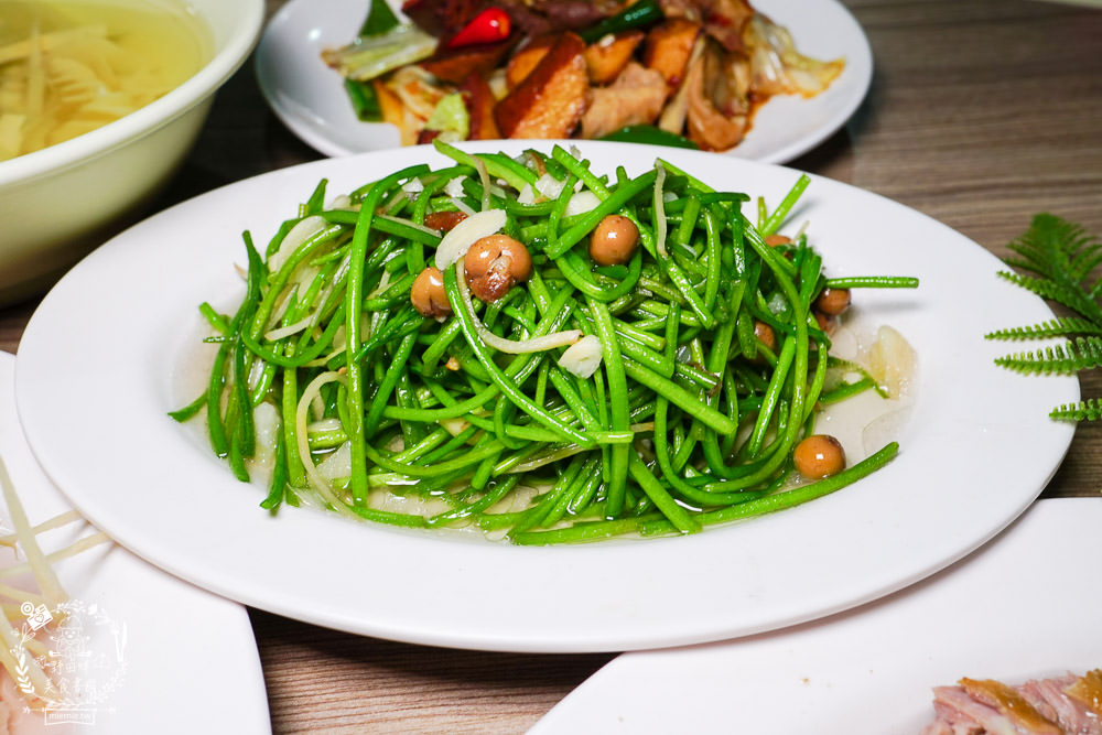 高雄小吃店[ㄚ國鵝肉]鳳山飄香40年的人氣熱炒店!每逢夜晚人潮滿滿的鵝肉店!