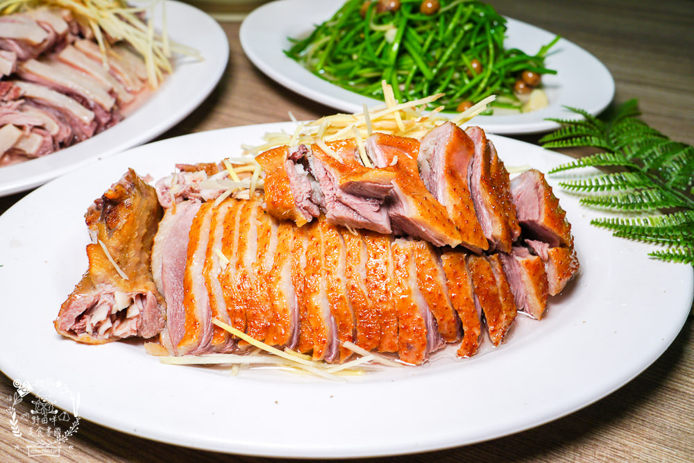 高雄小吃店[ㄚ國鵝肉]鳳山飄香40年的人氣熱炒店!每逢夜晚人潮滿滿的鵝肉店!