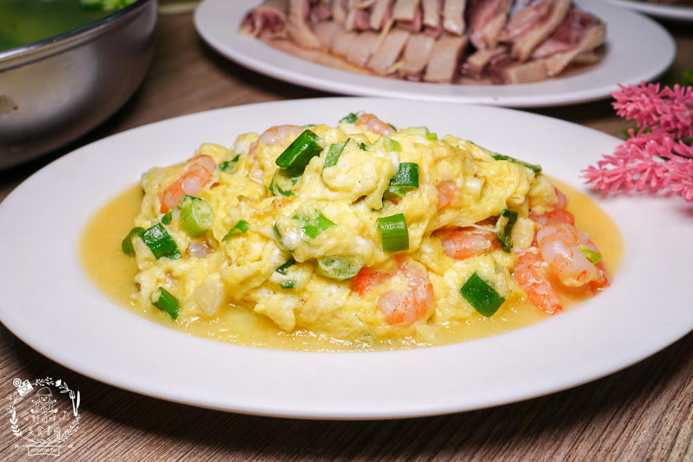 高雄小吃店[ㄚ國鵝肉]鳳山飄香40年的人氣熱炒店!每逢夜晚人潮滿滿的鵝肉店!