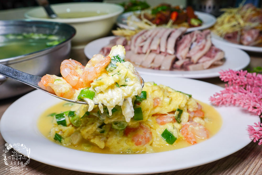 高雄小吃店[ㄚ國鵝肉]鳳山飄香40年的人氣熱炒店!每逢夜晚人潮滿滿的鵝肉店!