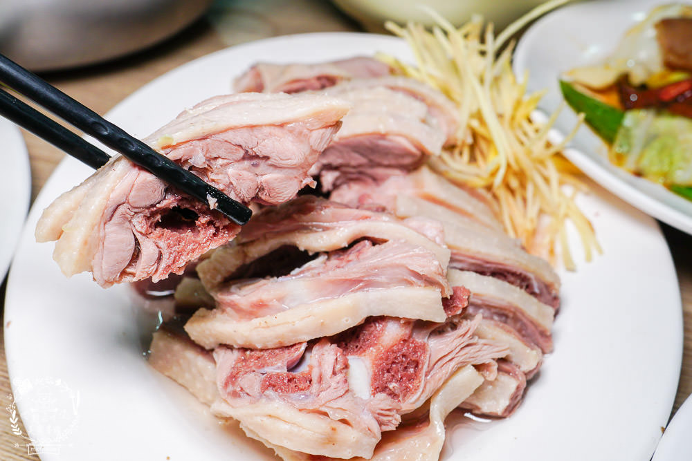 高雄小吃店[ㄚ國鵝肉]鳳山飄香40年的人氣熱炒店!每逢夜晚人潮滿滿的鵝肉店!