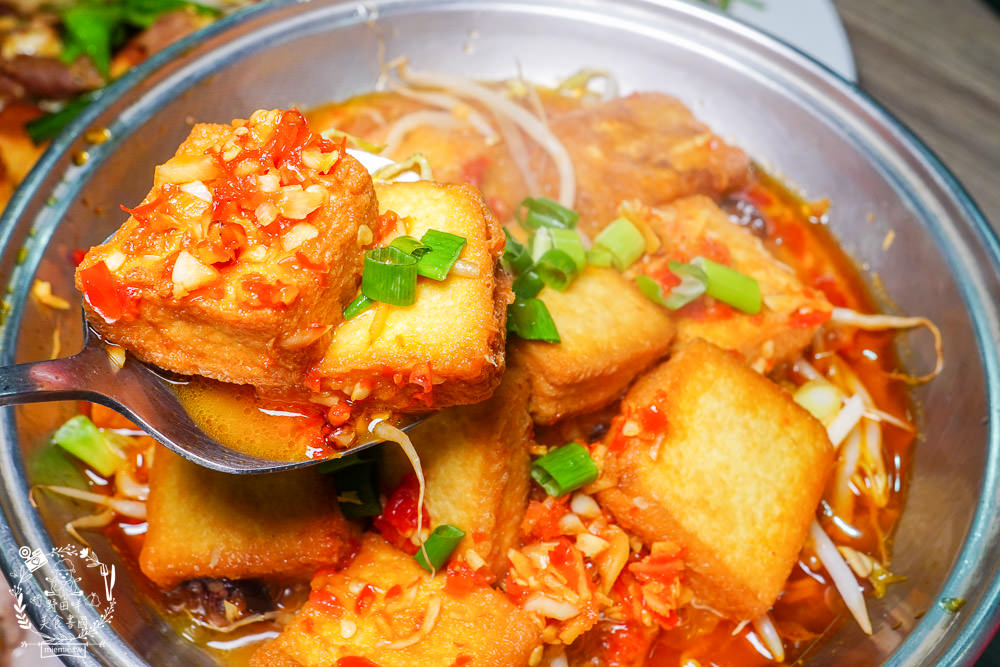 高雄小吃店[ㄚ國鵝肉]鳳山飄香40年的人氣熱炒店!每逢夜晚人潮滿滿的鵝肉店!