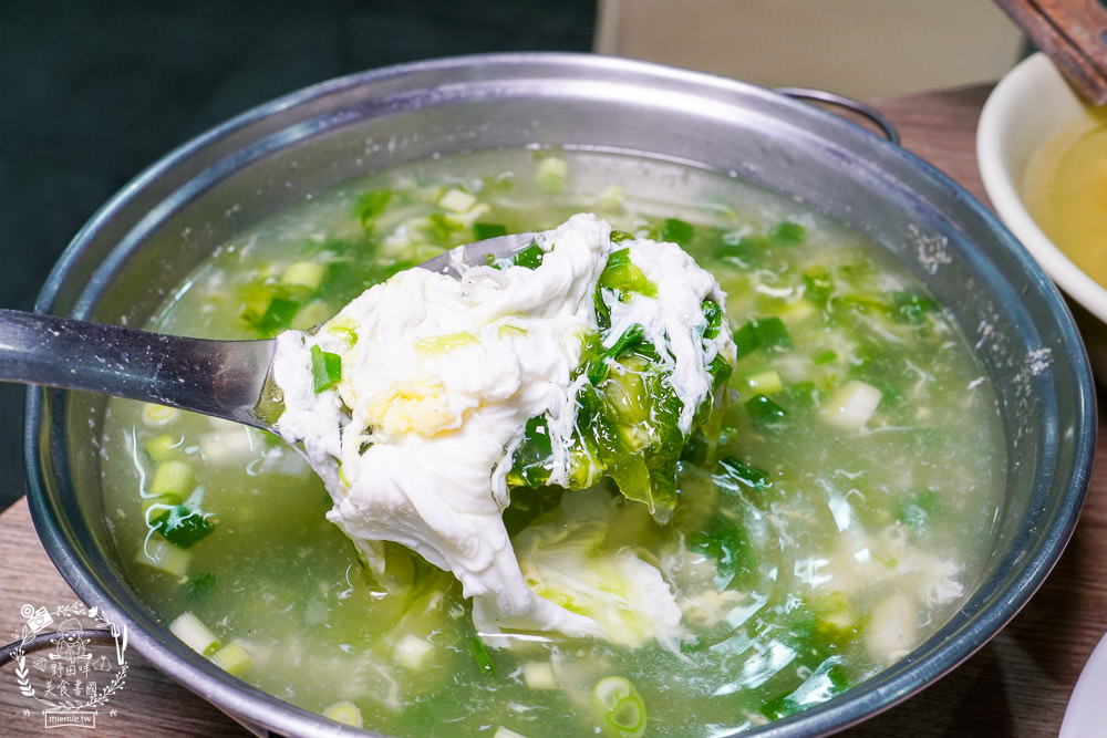 高雄小吃店[ㄚ國鵝肉]鳳山飄香40年的人氣熱炒店!每逢夜晚人潮滿滿的鵝肉店!