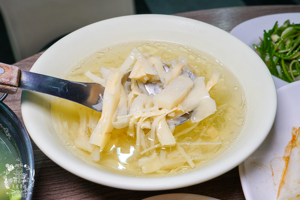 高雄小吃店[ㄚ國鵝肉]鳳山飄香40年的人氣熱炒店!每逢夜晚人潮滿滿的鵝肉店!