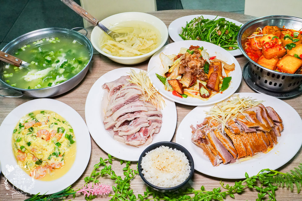 高雄小吃店[ㄚ國鵝肉]鳳山飄香40年的人氣熱炒店!每逢夜晚人潮滿滿的鵝肉店!