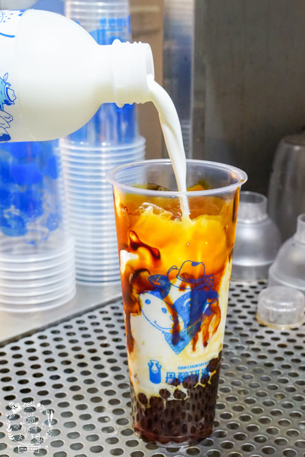 高雄丹醇研選五甲店|屏東萬丹直送的新鮮高品質鮮奶!炎熱夏天還有爆濃郁霜淇淋?!