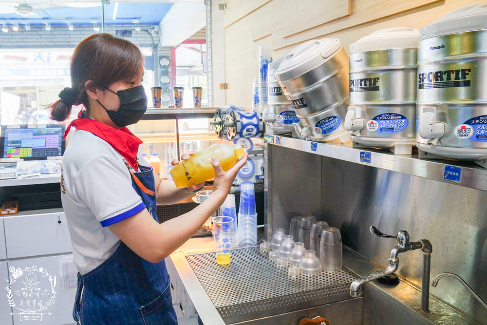 高雄丹醇研選五甲店|屏東萬丹直送的新鮮高品質鮮奶!炎熱夏天還有爆濃郁霜淇淋?!