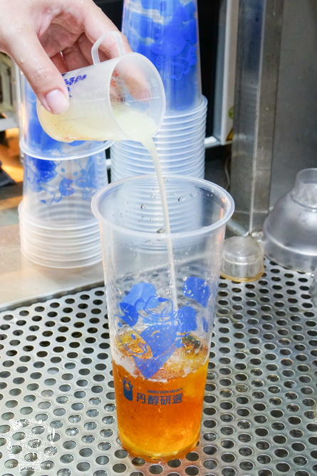 高雄丹醇研選五甲店|屏東萬丹直送的新鮮高品質鮮奶!炎熱夏天還有爆濃郁霜淇淋?!