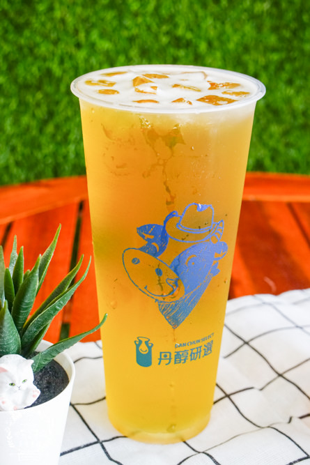 高雄丹醇研選五甲店|屏東萬丹直送的新鮮高品質鮮奶!炎熱夏天還有爆濃郁霜淇淋?!