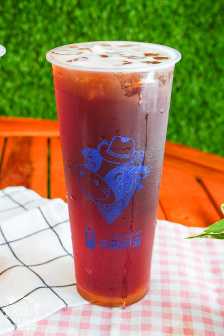 高雄丹醇研選五甲店|屏東萬丹直送的新鮮高品質鮮奶!炎熱夏天還有爆濃郁霜淇淋?!