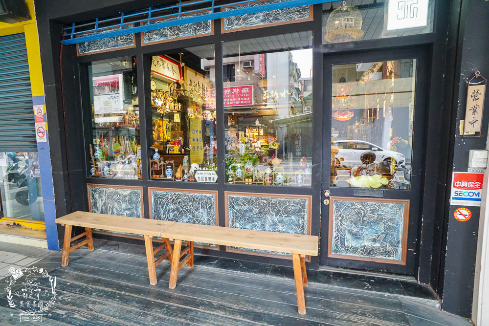 高雄[九記食糖水]學詠春拳法的香港老闆製作的超人氣香甜糖水!符令菜單超有特色!