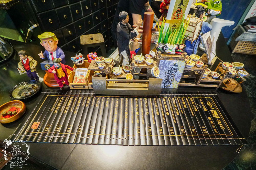 高雄[九記食糖水]學詠春拳法的香港老闆製作的超人氣香甜糖水!符令菜單超有特色!