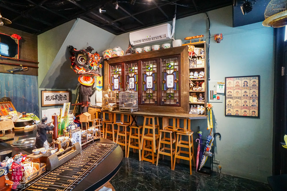 高雄[九記食糖水]學詠春拳法的香港老闆製作的超人氣香甜糖水!符令菜單超有特色!