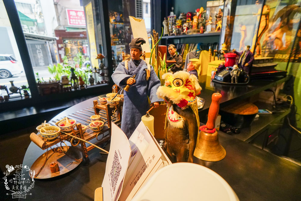 高雄[九記食糖水]學詠春拳法的香港老闆製作的超人氣香甜糖水!符令菜單超有特色!