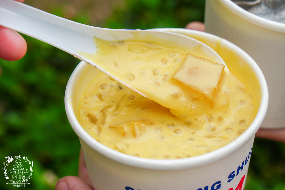 高雄[九記食糖水]學詠春拳法的香港老闆製作的超人氣香甜糖水!符令菜單超有特色!