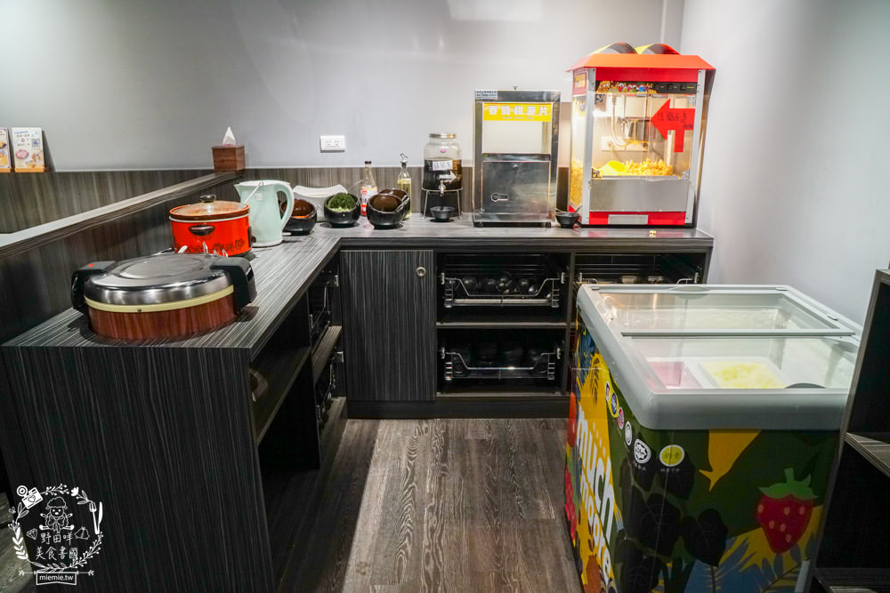 高雄火鍋|九鼎鍋文龍店|鳳山24小時營業的火鍋店!最低150元就能主食、飲料、冰品與點心爽爽吃到飽?