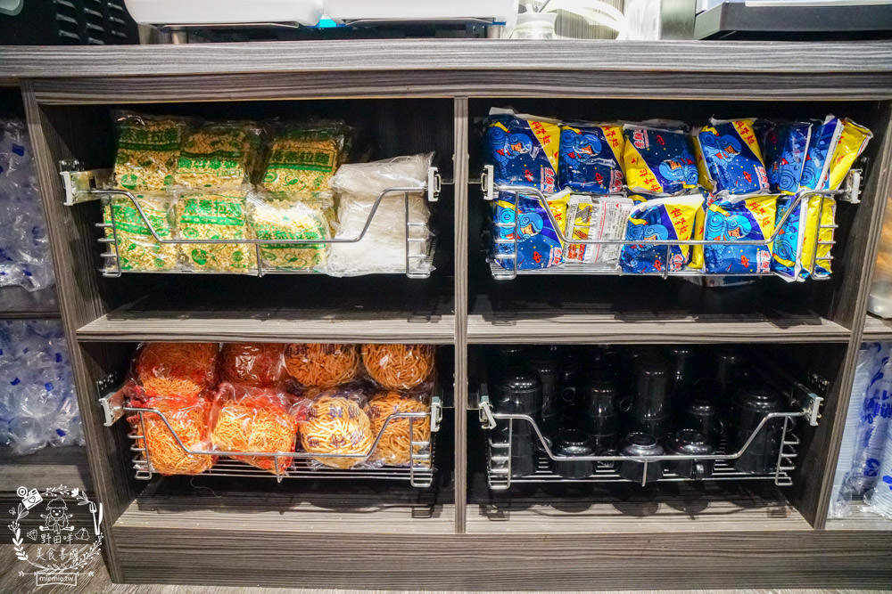 高雄火鍋|九鼎鍋文龍店|鳳山24小時營業的火鍋店!最低150元就能主食、飲料、冰品與點心爽爽吃到飽?