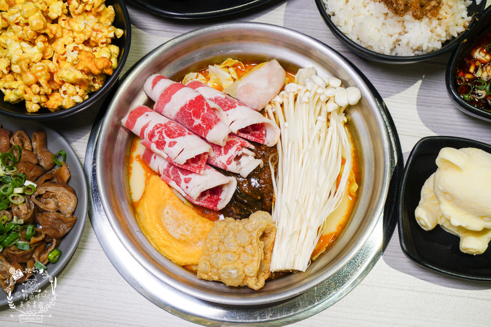 高雄火鍋|九鼎鍋文龍店|鳳山24小時營業的火鍋店!最低150元就能主食、飲料、冰品與點心爽爽吃到飽?