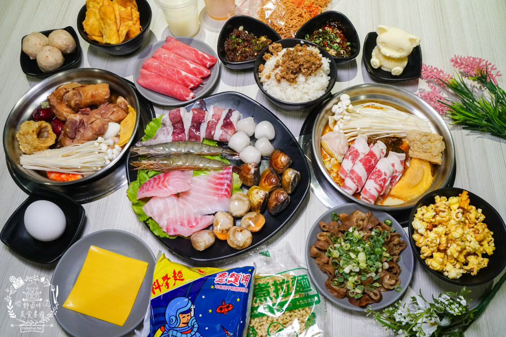 高雄火鍋|九鼎鍋文龍店|鳳山24小時營業的火鍋店!最低150元就能主食、飲料、冰品與點心爽爽吃到飽?