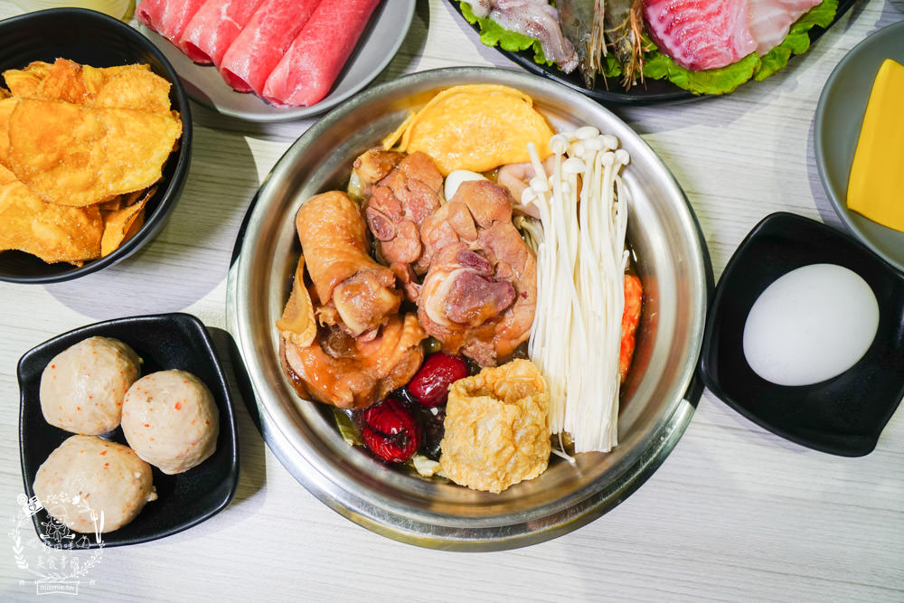 高雄火鍋|九鼎鍋文龍店|鳳山24小時營業的火鍋店!最低150元就能主食、飲料、冰品與點心爽爽吃到飽?