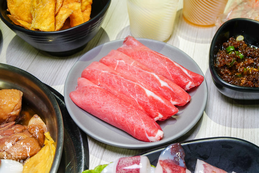 高雄火鍋|九鼎鍋文龍店|鳳山24小時營業的火鍋店!最低150元就能主食、飲料、冰品與點心爽爽吃到飽?