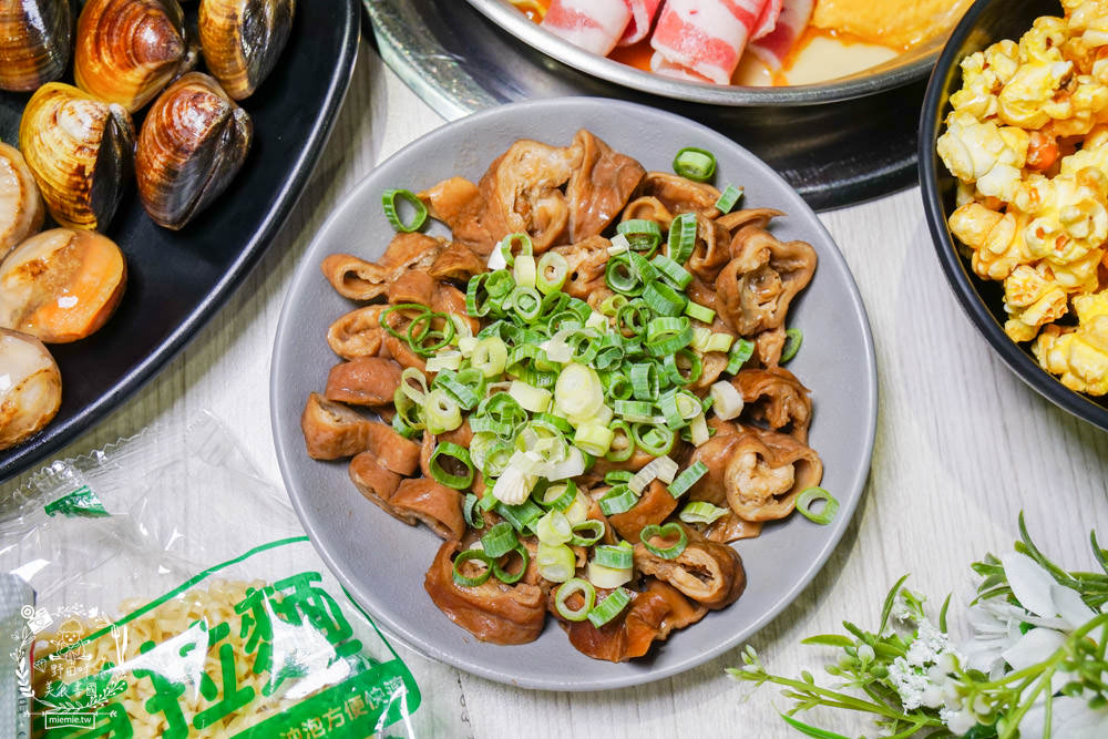 高雄火鍋|九鼎鍋文龍店|鳳山24小時營業的火鍋店!最低150元就能主食、飲料、冰品與點心爽爽吃到飽?