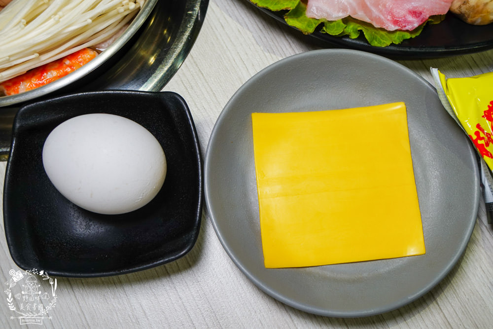 高雄火鍋|九鼎鍋文龍店|鳳山24小時營業的火鍋店!最低150元就能主食、飲料、冰品與點心爽爽吃到飽?