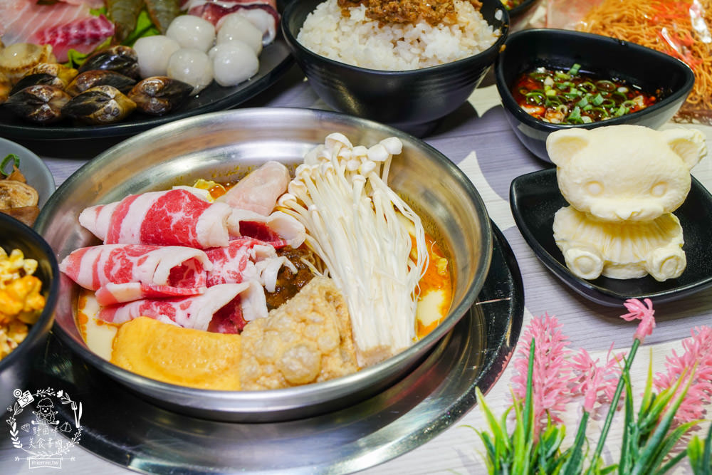 高雄火鍋|九鼎鍋文龍店|鳳山24小時營業的火鍋店!最低150元就能主食、飲料、冰品與點心爽爽吃到飽?