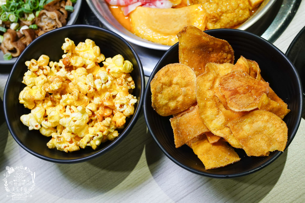 高雄火鍋|九鼎鍋文龍店|鳳山24小時營業的火鍋店!最低150元就能主食、飲料、冰品與點心爽爽吃到飽?