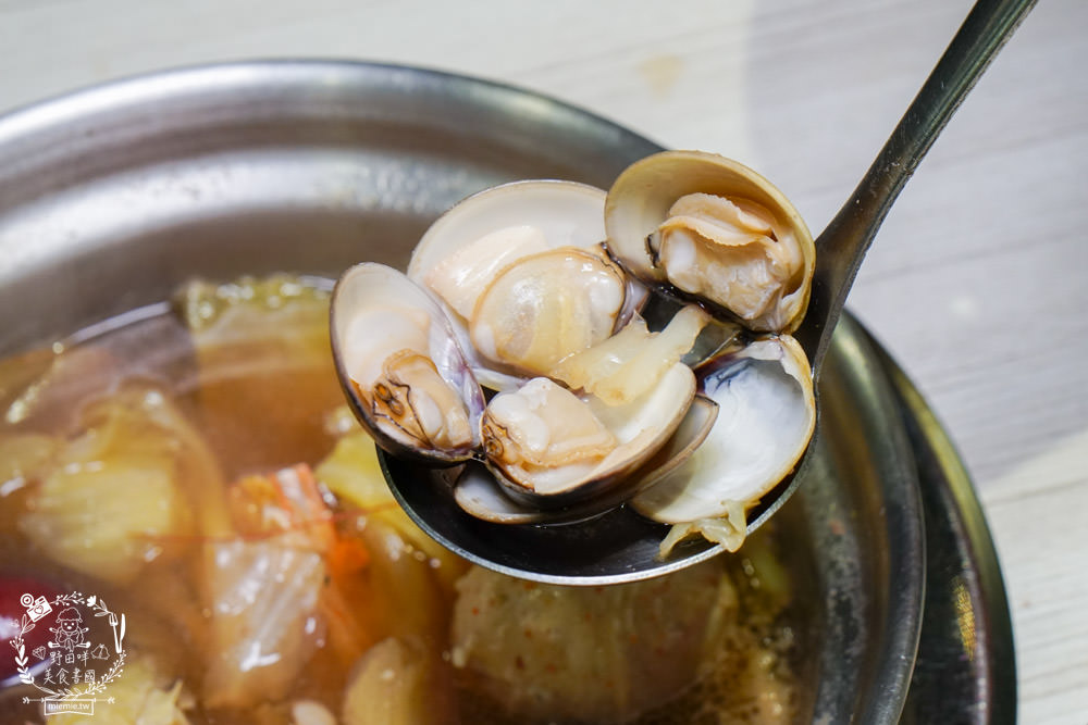 高雄火鍋|九鼎鍋文龍店|鳳山24小時營業的火鍋店!最低150元就能主食、飲料、冰品與點心爽爽吃到飽?