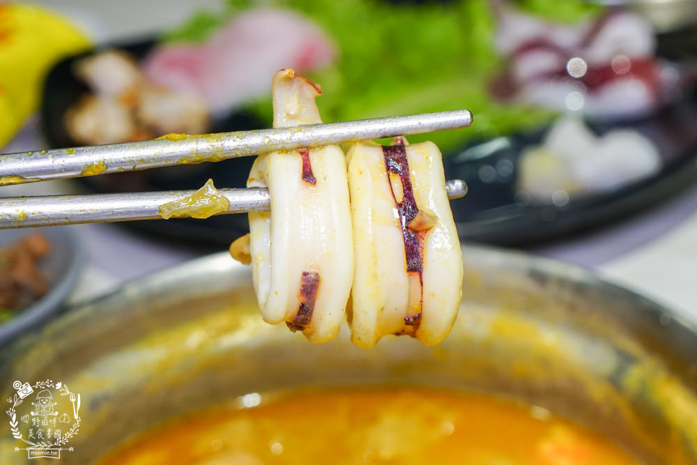 高雄火鍋|九鼎鍋文龍店|鳳山24小時營業的火鍋店!最低150元就能主食、飲料、冰品與點心爽爽吃到飽?