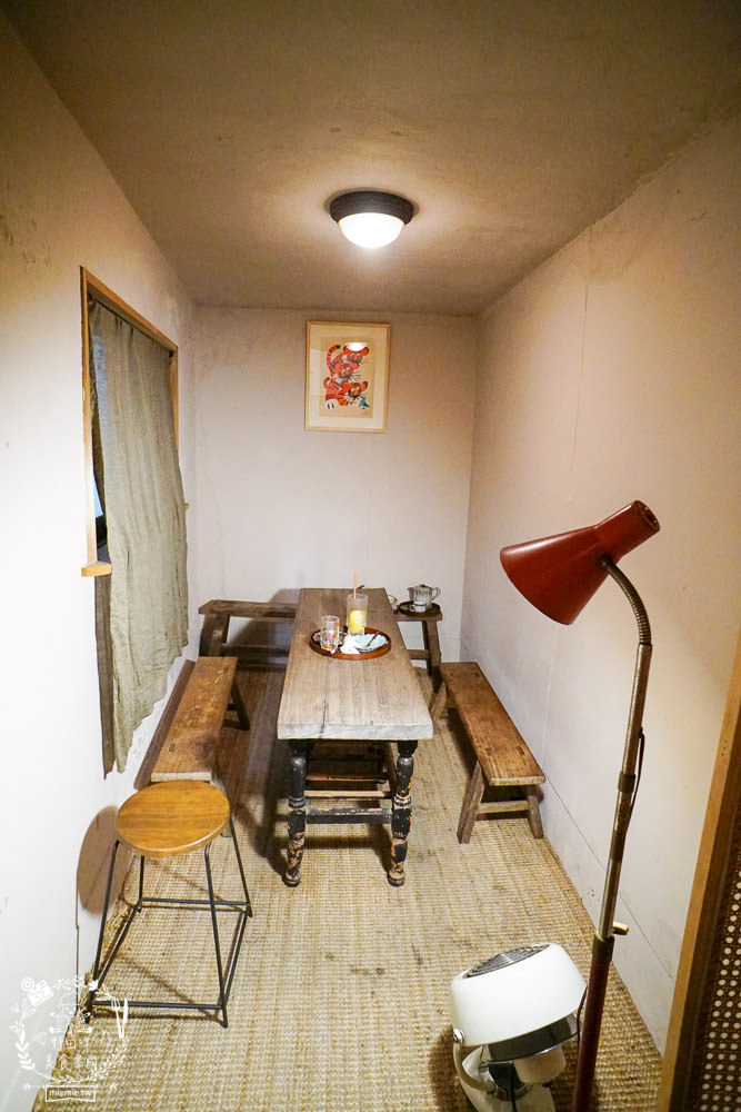 高雄[二雄咖啡廳]隱藏在市區的懷舊日式裝潢咖啡廳!精緻甜點與哆啦A夢飲料超特別~