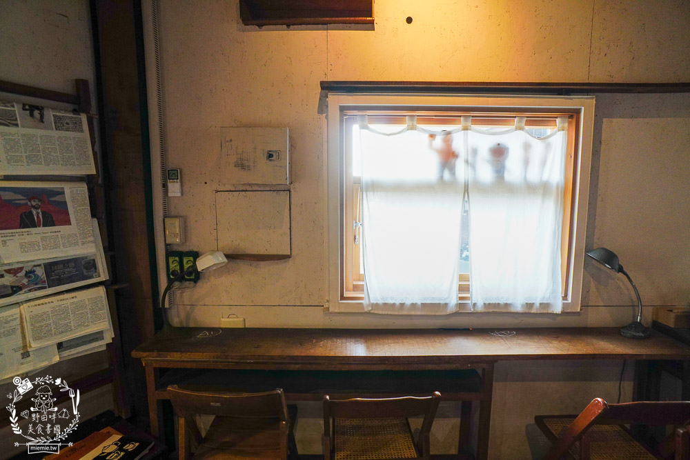 高雄[二雄咖啡廳]隱藏在市區的懷舊日式裝潢咖啡廳!精緻甜點與哆啦A夢飲料超特別~