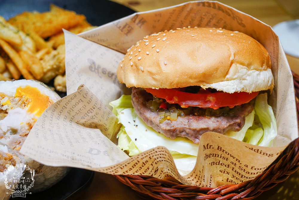 五分鐘找餐|高雄吃一次就會愛上的澎湃本丸!鍋燒麵真材實料超用心!