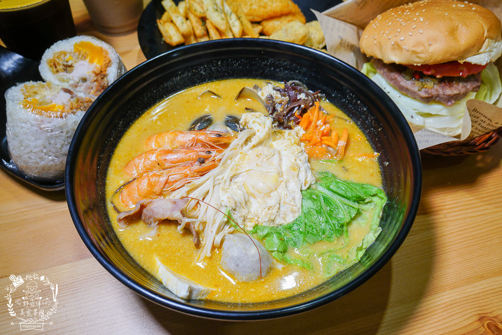 五分鐘找餐|高雄吃一次就會愛上的澎湃本丸!鍋燒麵真材實料超用心!