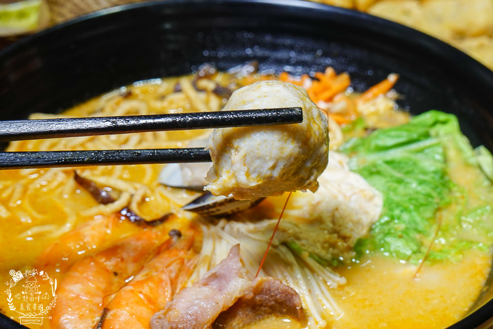 五分鐘找餐|高雄吃一次就會愛上的澎湃本丸!鍋燒麵真材實料超用心!