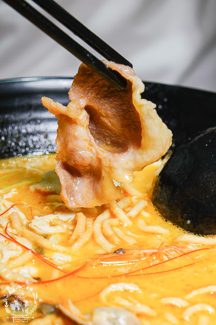 五分鐘找餐|高雄吃一次就會愛上的澎湃本丸!鍋燒麵真材實料超用心!