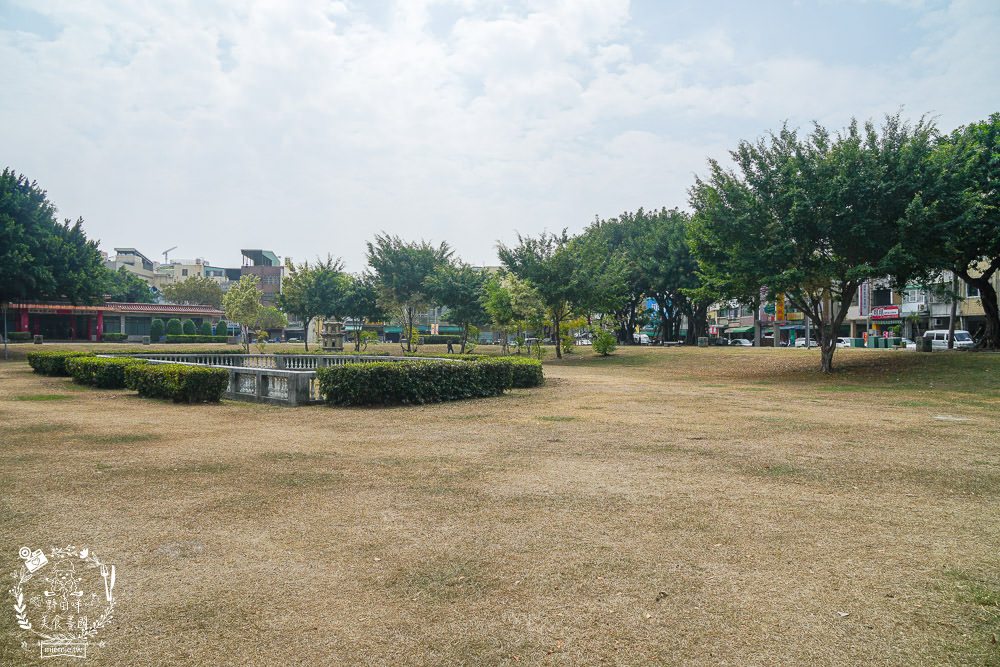 高雄五塊厝公園(陳中和墓)有錢人的墳墓古蹟|踏青遛狗好去處 - 第7張圖 高雄五塊厝公園(陳中和墓)有錢人的墳墓古蹟|踏青遛狗好去處