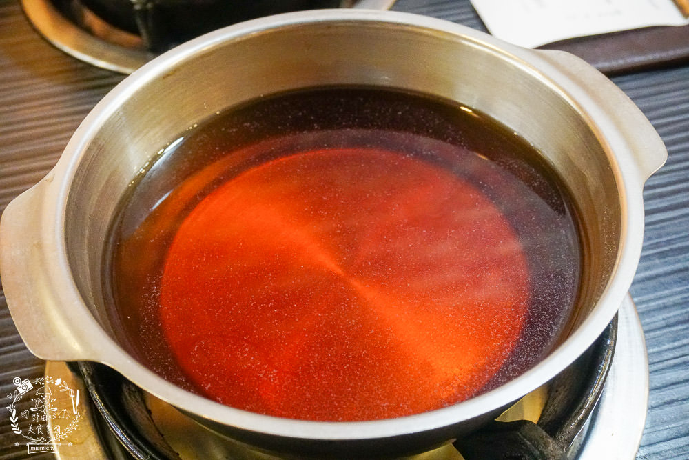 高雄五鮮級平價鍋物|仁武超人氣火鍋!仁雄路上屹立不搖的火鍋店!17盎司肉盤澎湃驚人!