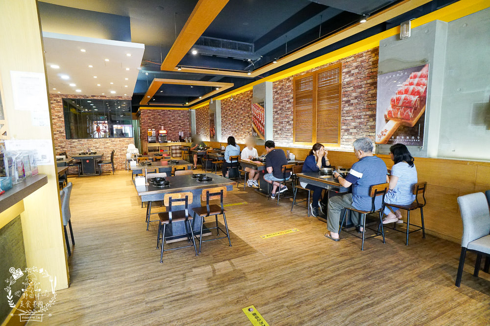 高雄五鮮級平價鍋物|仁武超人氣火鍋!仁雄路上屹立不搖的火鍋店!17盎司肉盤澎湃驚人!
