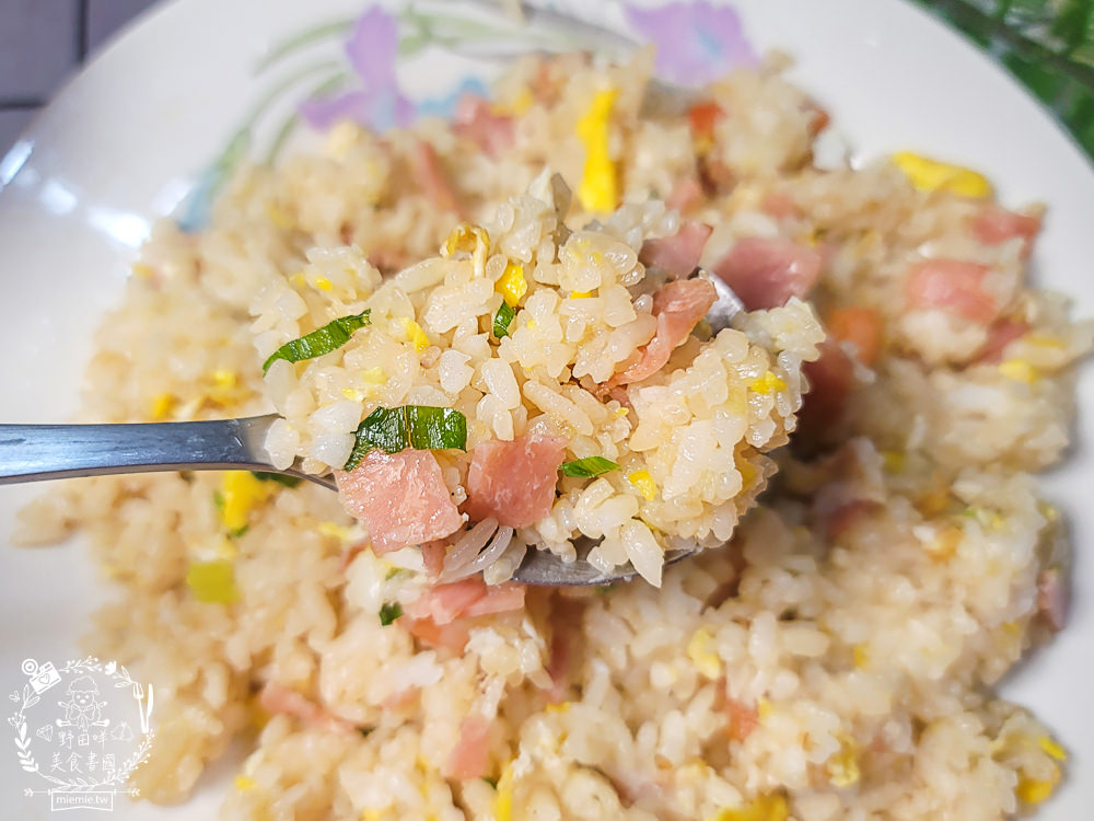 高雄隱藏在仁春市場裡的銅板價雞佛麻油麵線!蝦仁火腿炒飯居然只要50元,太佛心來著了!!! - 第30張圖 高雄隱藏在仁春市場裡的銅板價雞佛麻油麵線!蝦仁火腿炒飯居然只要50元,太佛心來著了!!!