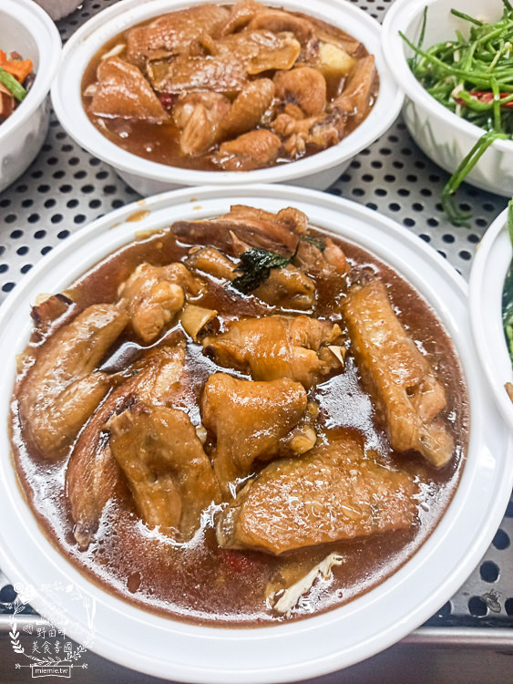 高雄隱藏在仁春市場裡的銅板價雞佛麻油麵線!蝦仁火腿炒飯居然只要50元,太佛心來著了!!! - 第12張圖 高雄隱藏在仁春市場裡的銅板價雞佛麻油麵線!蝦仁火腿炒飯居然只要50元,太佛心來著了!!!