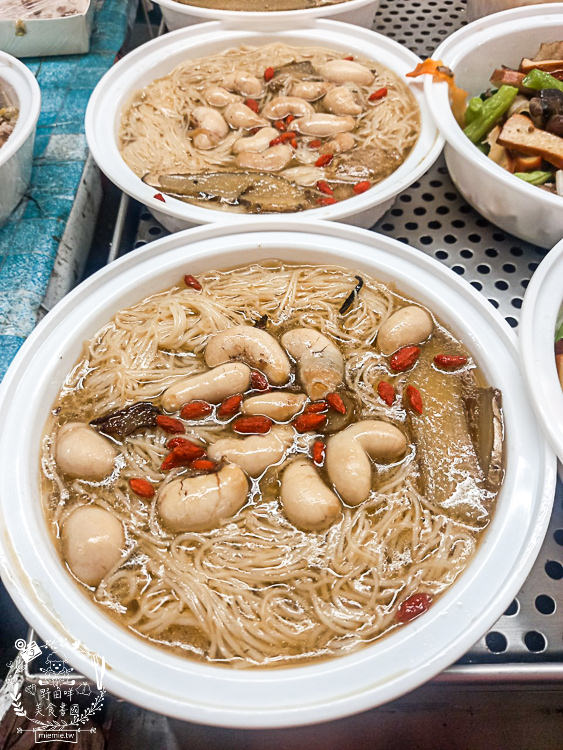 高雄隱藏在仁春市場裡的銅板價雞佛麻油麵線!蝦仁火腿炒飯居然只要50元,太佛心來著了!!! - 第13張圖 高雄隱藏在仁春市場裡的銅板價雞佛麻油麵線!蝦仁火腿炒飯居然只要50元,太佛心來著了!!!