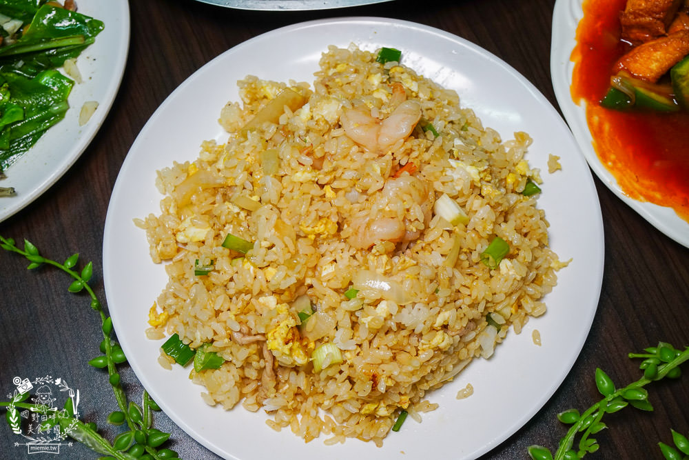 台南關子嶺甕仔雞推薦[仙嶺甕缸雞]每天現宰溫體雞肥美出爐!烤雞包覆滿滿的蒜頭與茄苳葉?