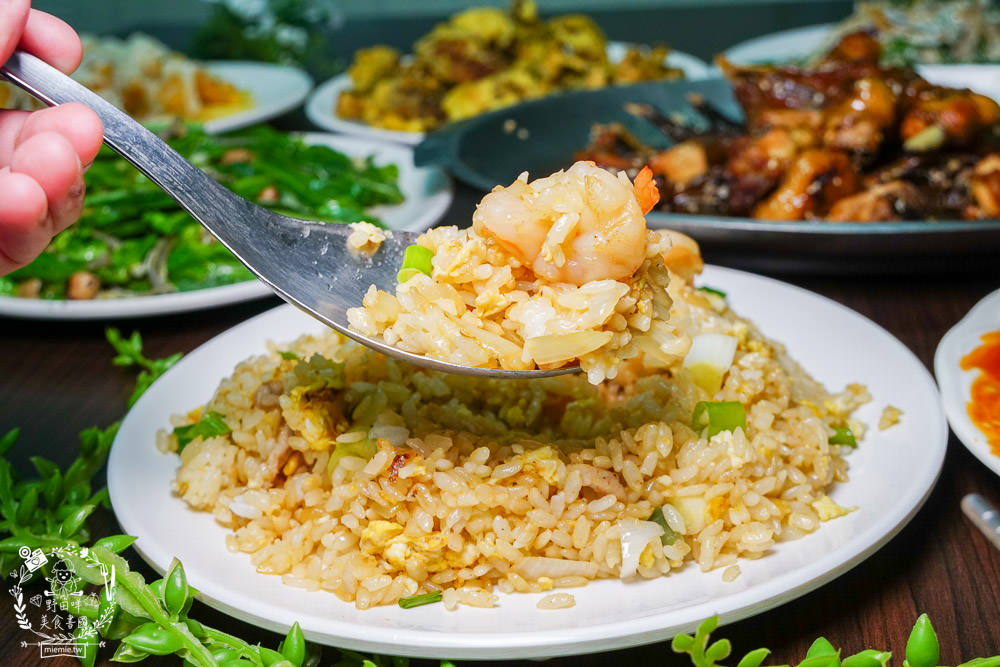 台南關子嶺甕仔雞推薦[仙嶺甕缸雞]每天現宰溫體雞肥美出爐!烤雞包覆滿滿的蒜頭與茄苳葉?