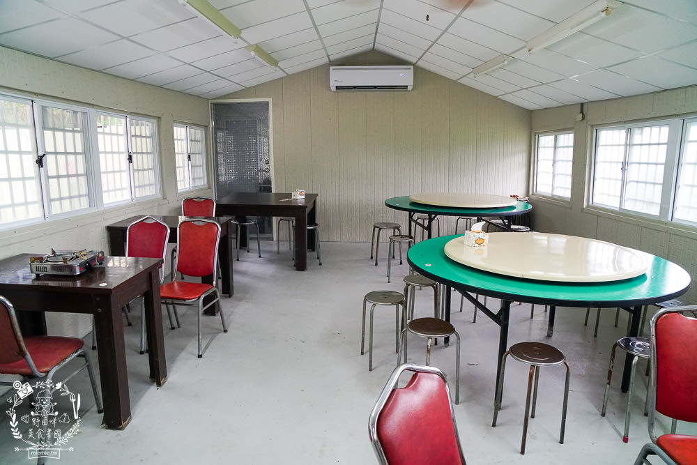 台南關子嶺甕仔雞推薦[仙嶺甕缸雞]每天現宰溫體雞肥美出爐!烤雞包覆滿滿的蒜頭與茄苳葉?