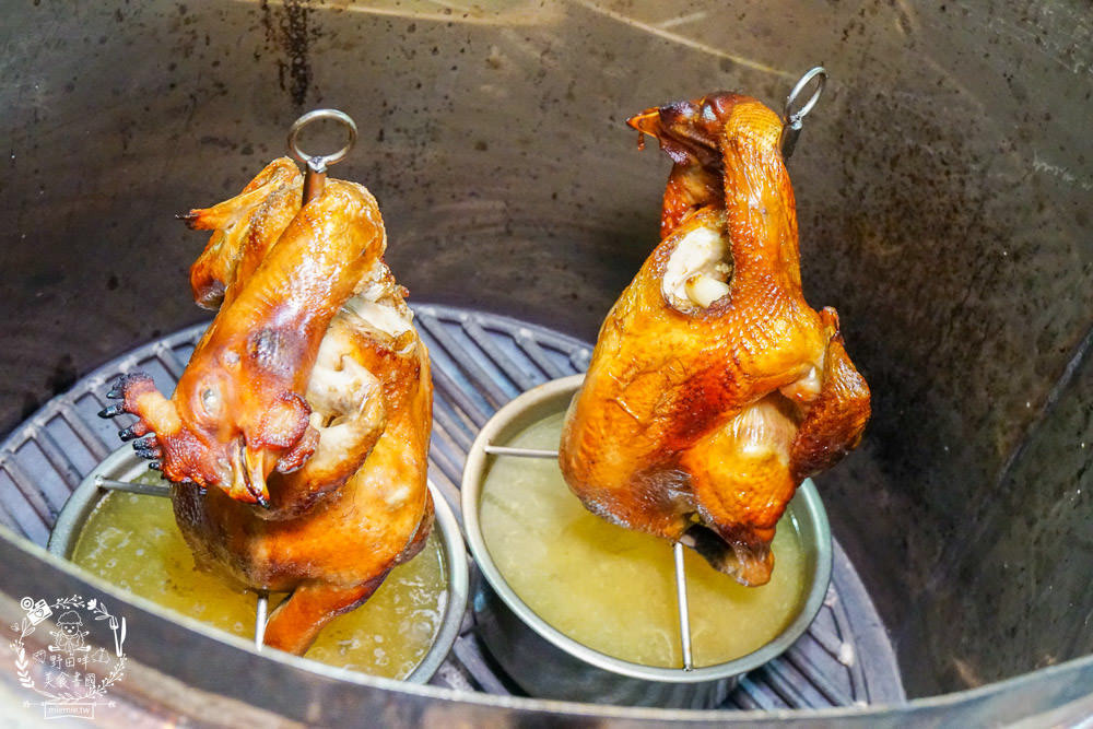 台南關子嶺甕仔雞推薦[仙嶺甕缸雞]每天現宰溫體雞肥美出爐!烤雞包覆滿滿的蒜頭與茄苳葉?