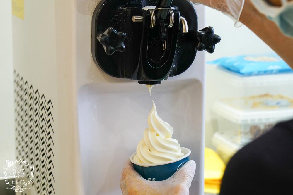 高雄禮盒推薦[似錦堂手工蛋捲]台中來的人氣兔耳朵手工蛋捲!居然有兔耳北海道霜淇淋?假日可能提早完售?