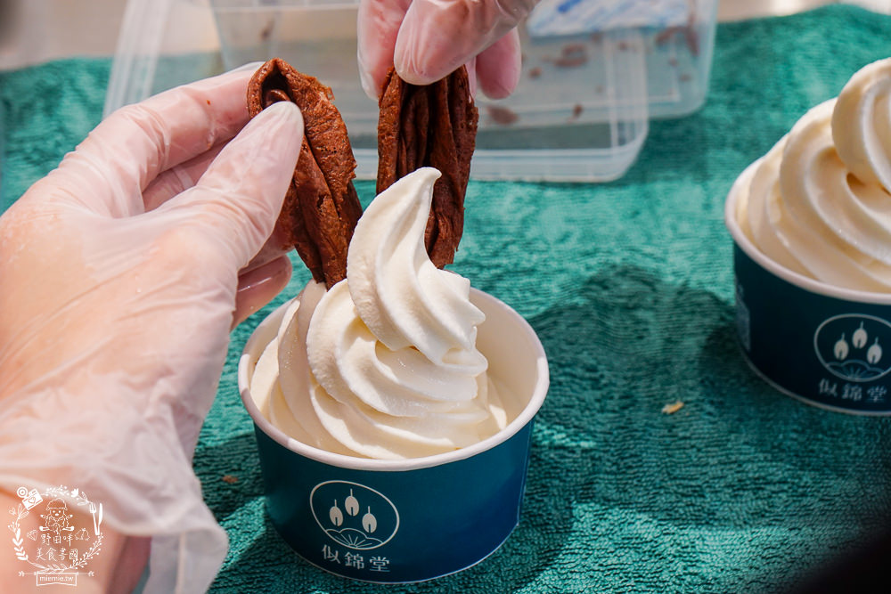 高雄禮盒推薦[似錦堂手工蛋捲]台中來的人氣兔耳朵手工蛋捲!居然有兔耳北海道霜淇淋?假日可能提早完售?