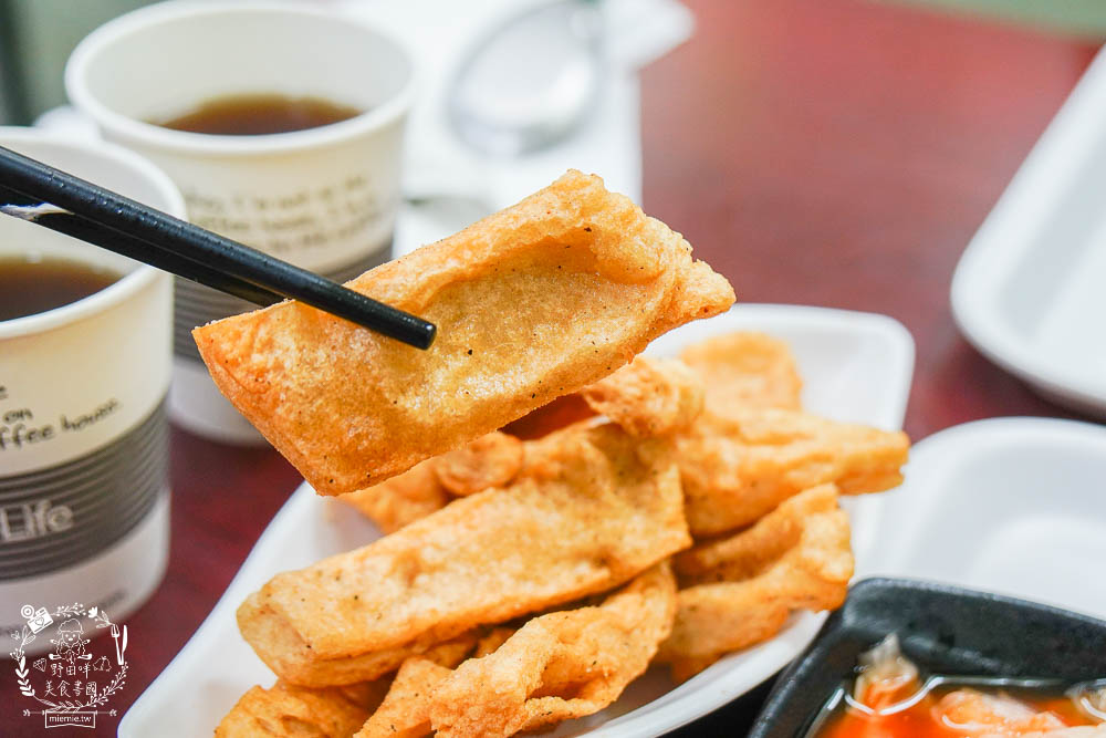 高雄[佑佑鍋燒麵]超人氣必吃鍋燒麵!鮭魚炒飯也是必吃經典!新推出的麻辣湯頭香辣順口